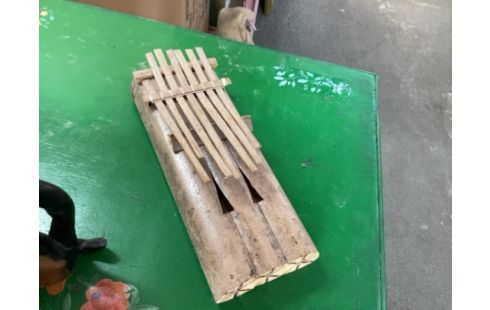 INSTRUMENT DE MUSIQUE KALIMBA SANZA