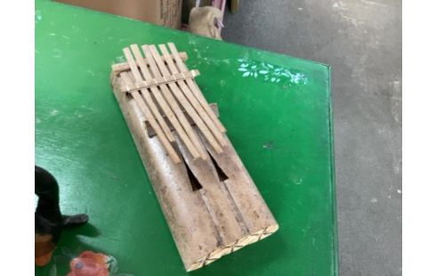 INSTRUMENT DE MUSIQUE KALIMBA SANZA