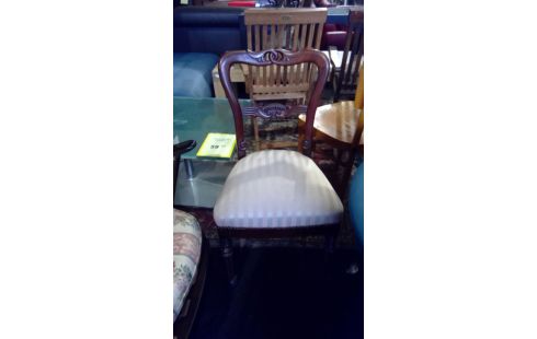 CHAISE DE STYLE  LA PIECE