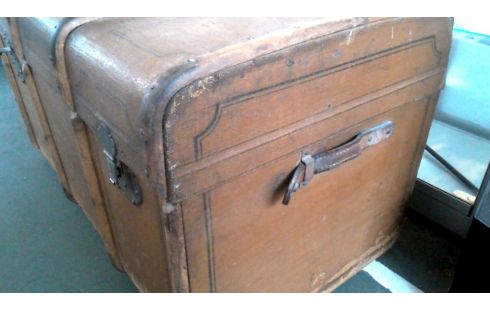 MALLE COFFRE ANTIQUE