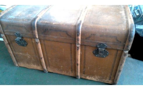 MALLE COFFRE ANTIQUE