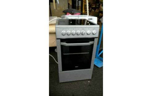 CUISINIERE  VITROCERAMIQUE BEKO