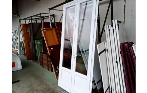 PORTE FENÊTRE ENCADREMENT  PVC ET ACC RES