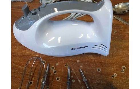 BATTEUR CUISIMAGIC AVEC ACCESSOIRES