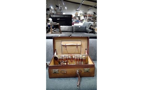 VALISE EN CUIR  + ACCESSOIRES DE