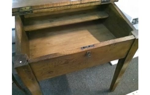 TRAVAILLEUSE BOIS AVEC CLEF