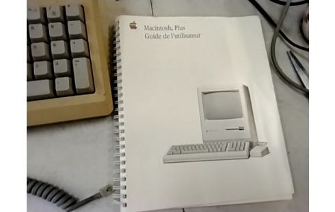 ORDINATEUR  MACINTOSH PLUS FONCTIONNEL + CLAVIER SOURIS IMPRIMANTE ET NOTICE