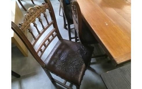 CHAISE CUIR ET BOIS SCULPTE LOT DE 6