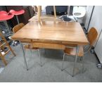 TABLE FORMICA 2 CHAISES