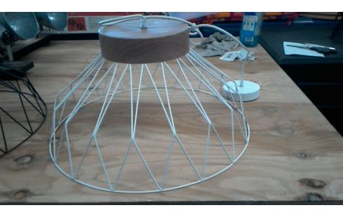 SUSPENSION  METAL  TGM     L' UNE