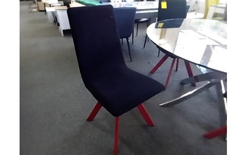 4 CHAISES Tissu noir pieds rouges de chez 4 pieds 1 décousus