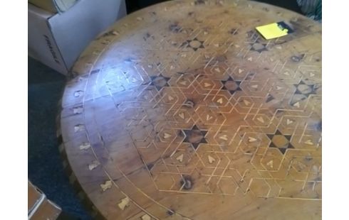 TABLE BASSE RONDE STYLE MARQUETTERIE