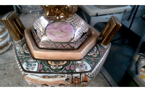 DECKELVASE CHINESISCH WEIHRAUCH, , TOPF.