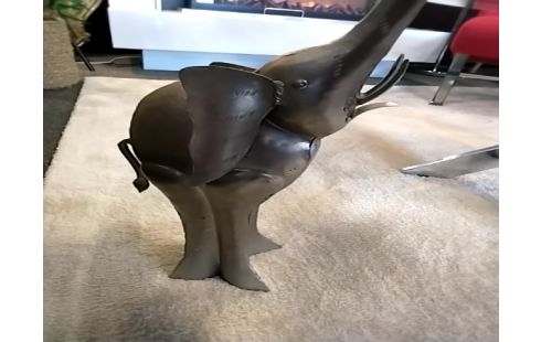 DECORATION Éléphant en métal la piece