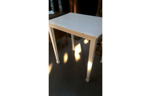 BIJZETTAFELTJE WIT ART DECO