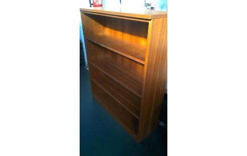 BOEKENKAST LAAG HOUT LOOK