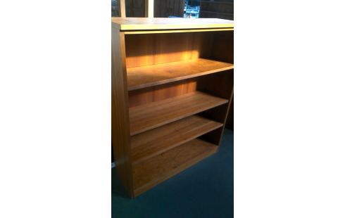 BOEKENKAST LAAG HOUT LOOK