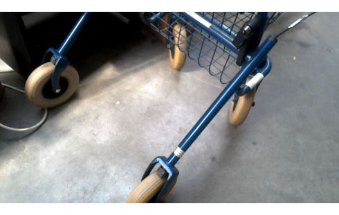 KAR ROLLATOR BLAUW VERMEIREN