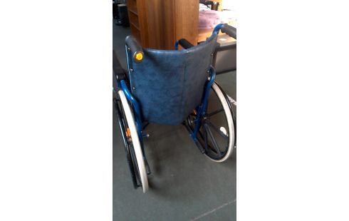 KAR ROLSTOEL BLAUW VERMEIREN