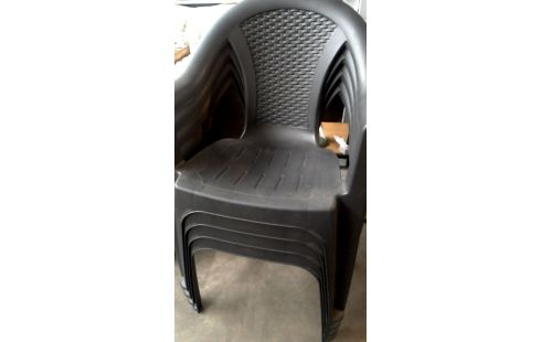 4 SILLAS DE JARDÍN NEGRA PVC