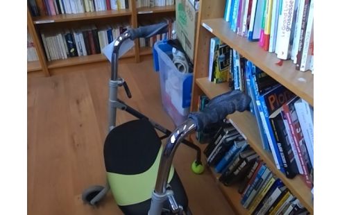 DEAMBULATEUR GRIS ET NOIR