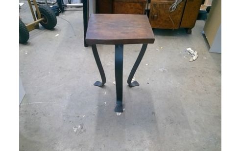 PLANTENTAFELTJE BRUTALIST