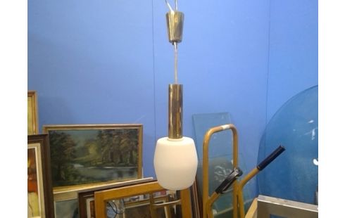 HANGLAMP UIT MESSING EN OPAALGLAS FIFTEES
