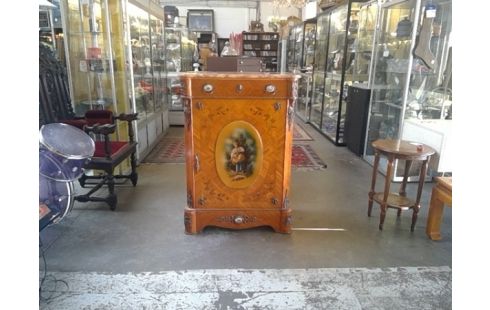 KASTJE MAQUETERIE MET MARMER