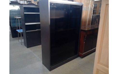 KAST IN METAAL , MET FUM. GLAZEN DEUREN