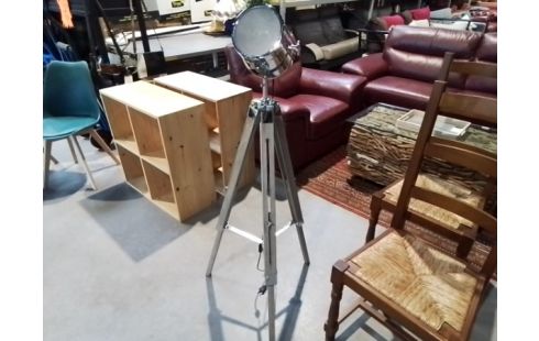LUMINAIRE STYLE PROJECTEUR