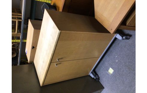 MEUBLE BAS MODERNE IKEA 2 PORTES SUR ROULETTES