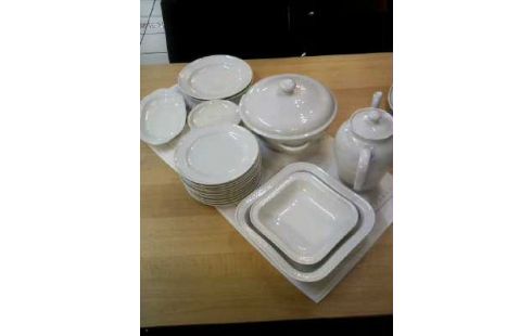 PORZ.-SERVICE WEISS <THOMAS> 24-TLG.