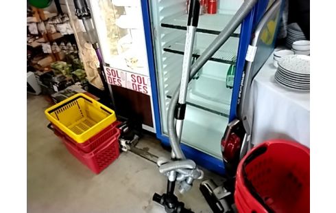 ASPIRATEUR ELECTROLUX + TUYAU RSV2