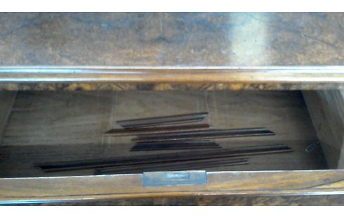 BUREAU A GRADIN NOYER  EN  L' ETAT