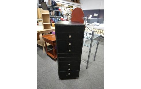 CAISSON NOIR SUR ROULETTES