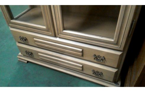 VITRINEKAST 2 DEUREN / 2 LADEN