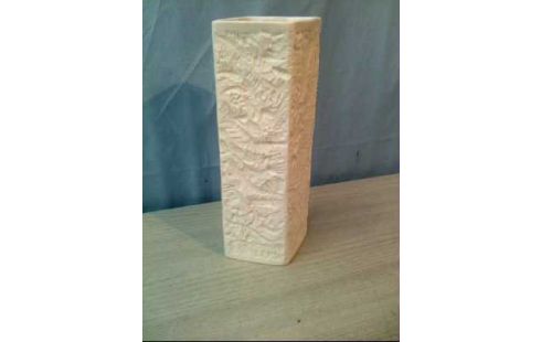 VASE WEISS STRUKTUR <HUTSCHENREUTHER>