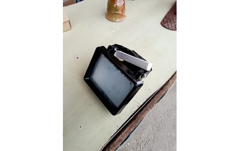 SPOT EXTERIEUR + AMPOULE ECC RSV