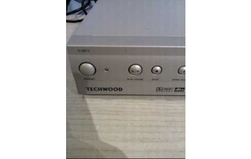 DVD-SPIELER <TECHWOOD> D240S