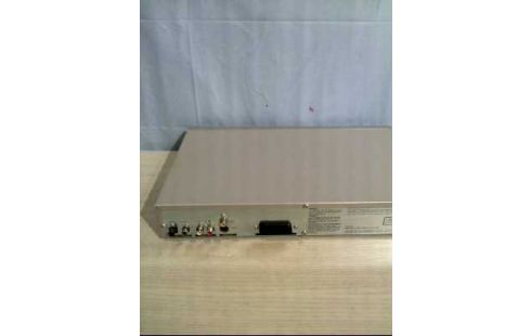 DVD-SPIELER <TECHWOOD> D240S