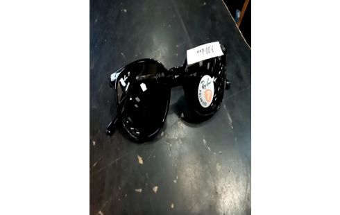 PAIRE DE LUNETTE SOLAIRE RAY-BAN