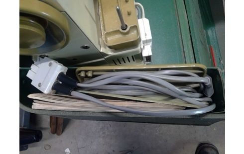 NAAIMACHINE BERNINA VINTAGE IN KOFFER