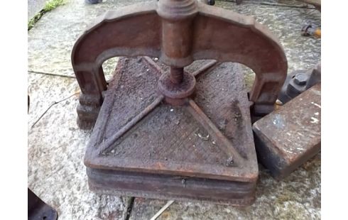 PRESSE DE RELIEUR ANCIENNE