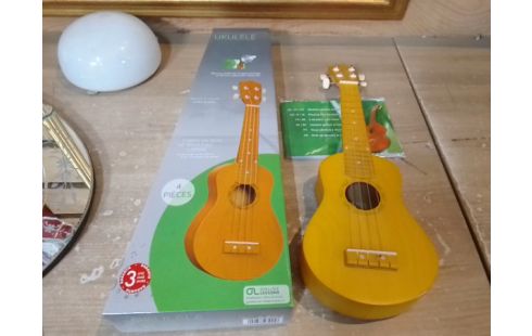 UKULELE BOIS DE BOULEAU