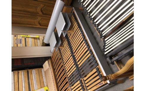 LIT 140X200 COULEUR HETRE + SOMMIER + CHEVETS