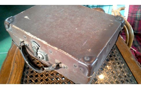 COFFRE VINTAGE CARTON PETIT BRUN