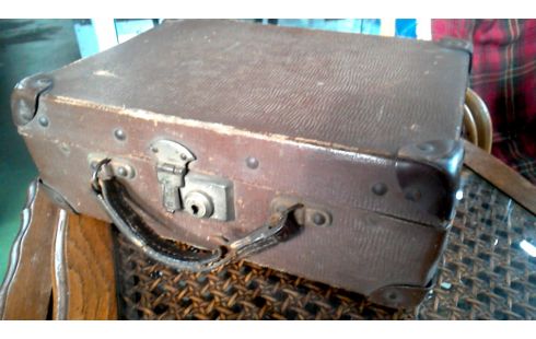 COFFRE VINTAGE CARTON PETIT BRUN