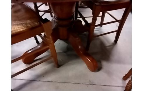 TABLE RONDE DE STYLE 2 ALLONGES