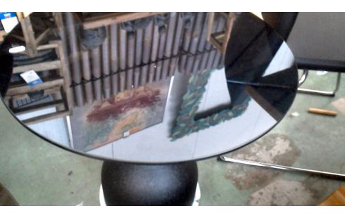 MESA DE SALÓN REDONDO ALTO NEGRO METAL TEÑIDO HIELO