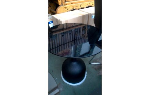 MESA DE SALÓN REDONDO ALTO NEGRO METAL TEÑIDO HIELO